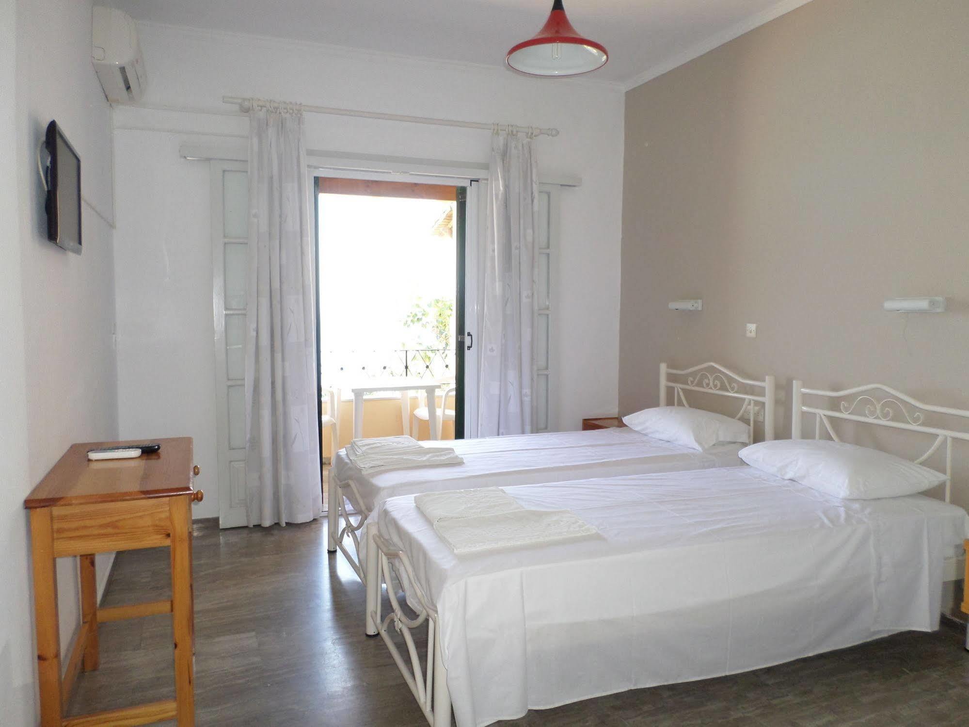 Rising Sun Apartments & Studios Benitses  Luaran gambar