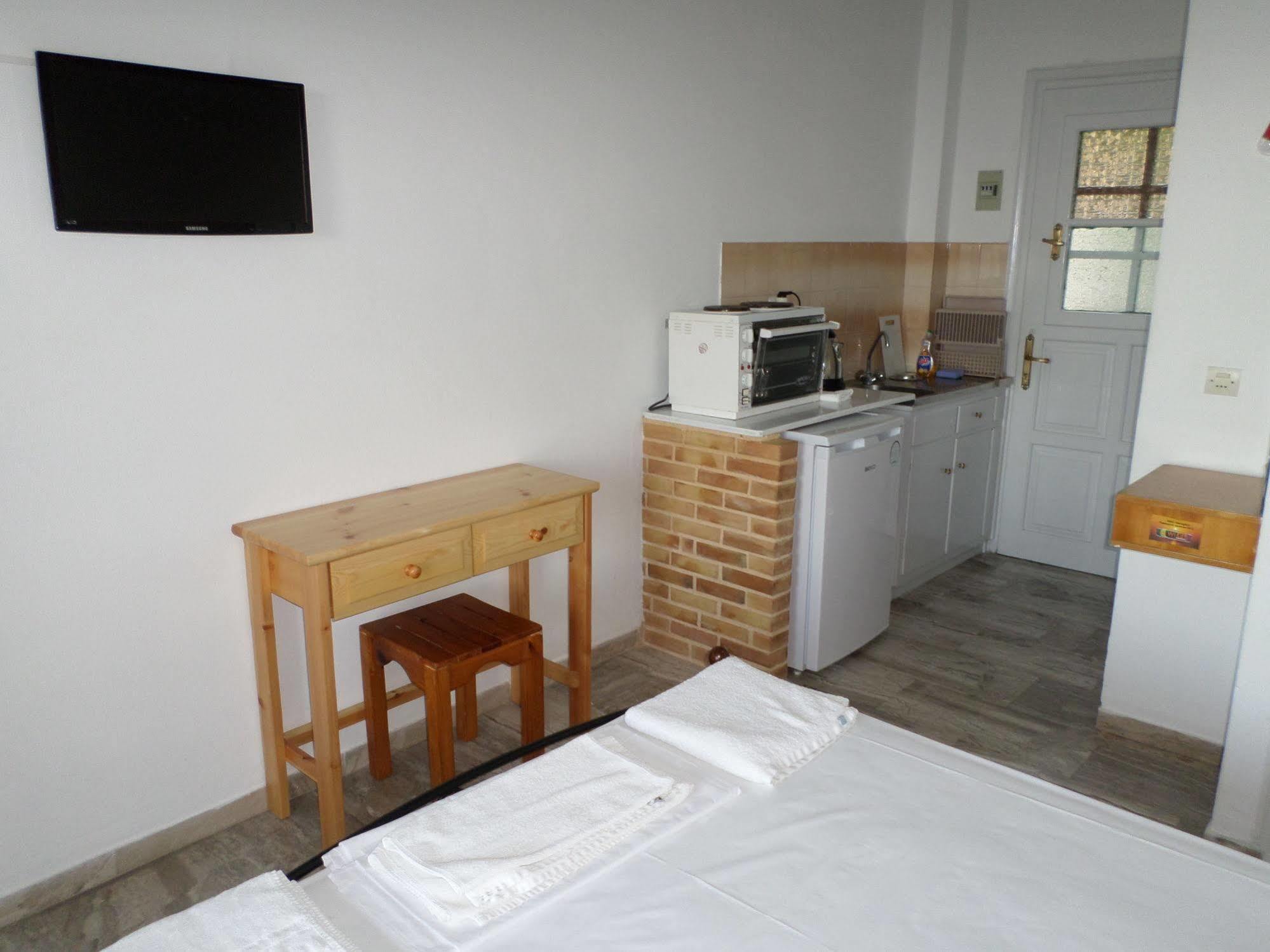 Rising Sun Apartments & Studios Benitses  Luaran gambar