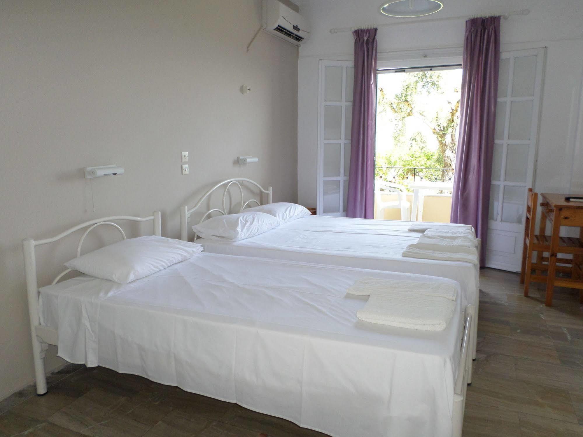 Rising Sun Apartments & Studios Benitses  Luaran gambar