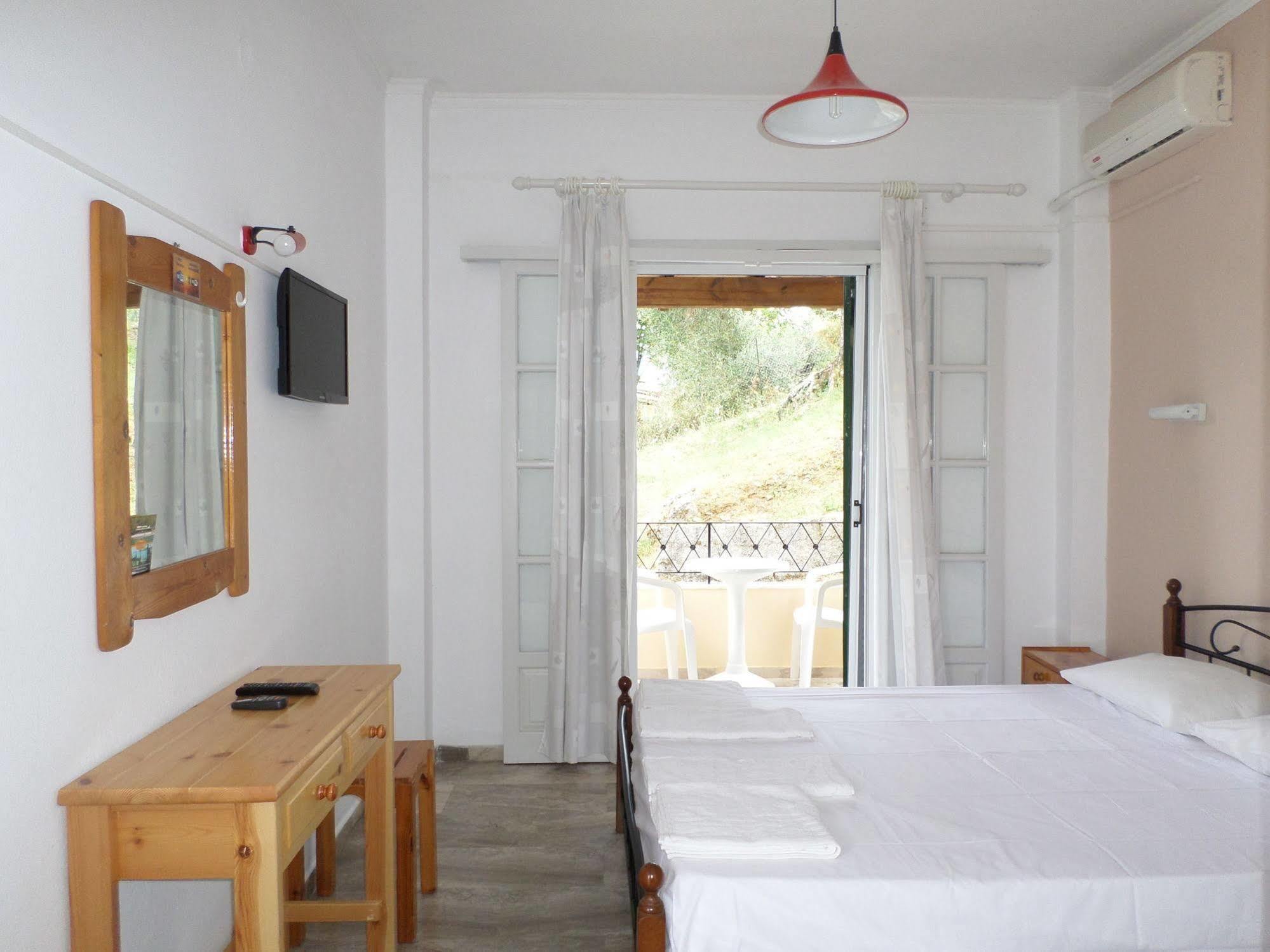Rising Sun Apartments & Studios Benitses  Luaran gambar